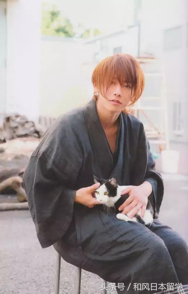 佐藤健生活中究竟是个什么样的人,佐藤健被评为最想拥有的容貌之一