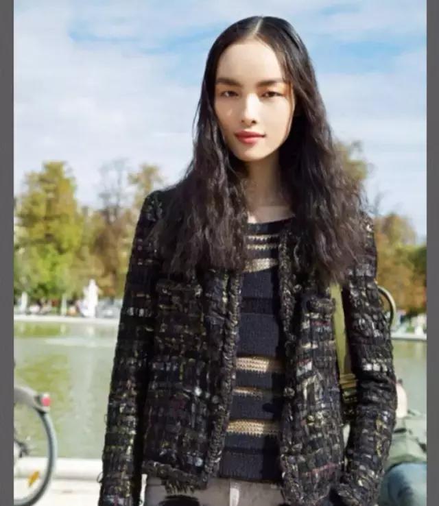 中分和侧分哪个显脸小,选对了发型才会有改变