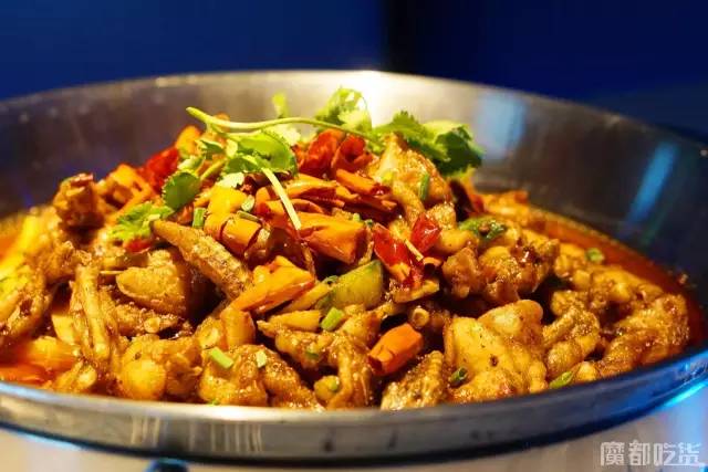 饕餮地铁线｜上海地铁3号线天天坐，原来一路上有这么多美食！坐着地铁一路逛吃！