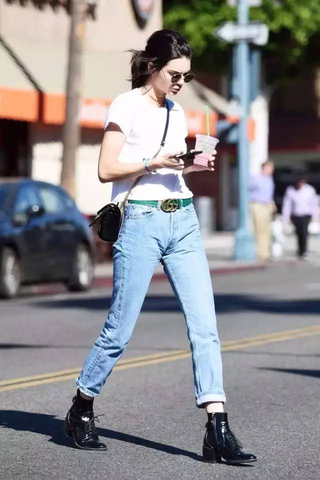 春天t恤最新款,春季t恤怎么穿比较好看