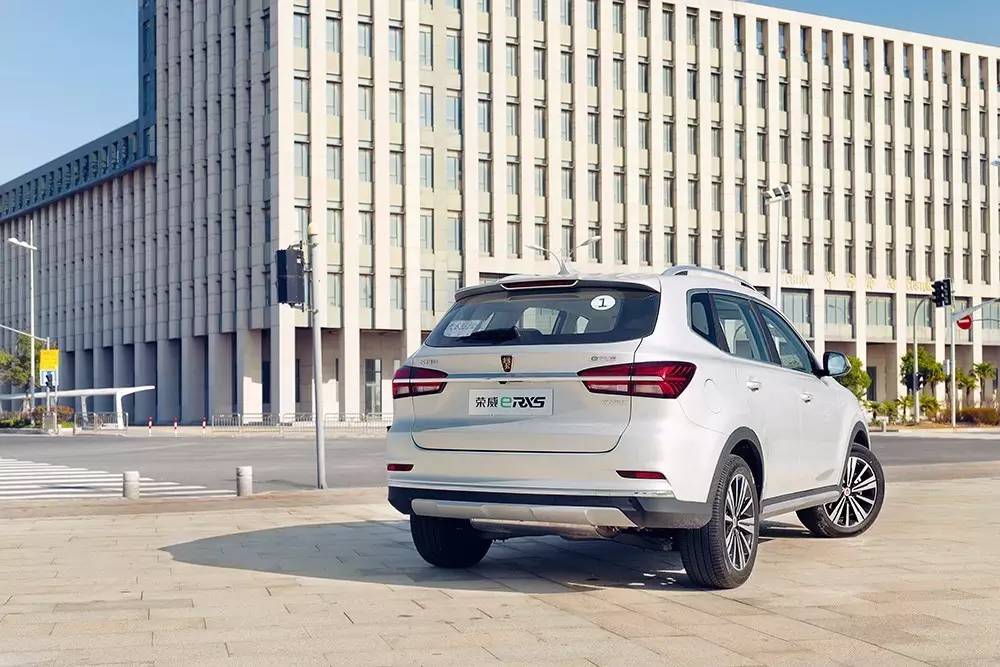 erx5荣威混动上沪牌,荣威ERX5汽车宣传视频