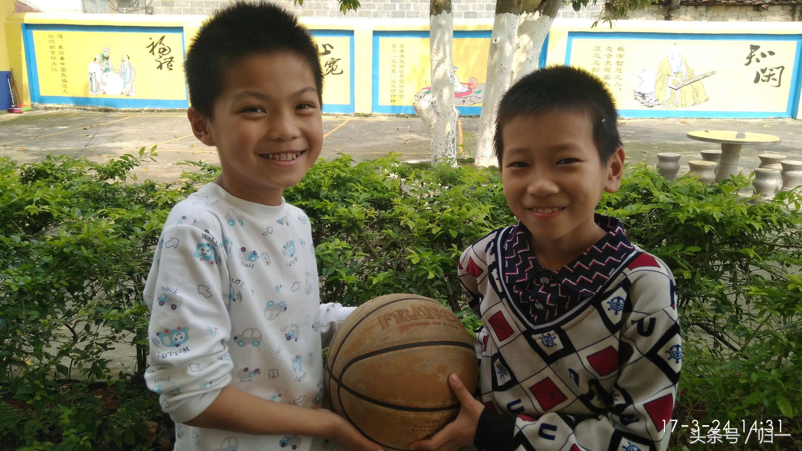 乒乓球足球篮球羽毛球哪个最难,足球篮球谁是世界第一运动