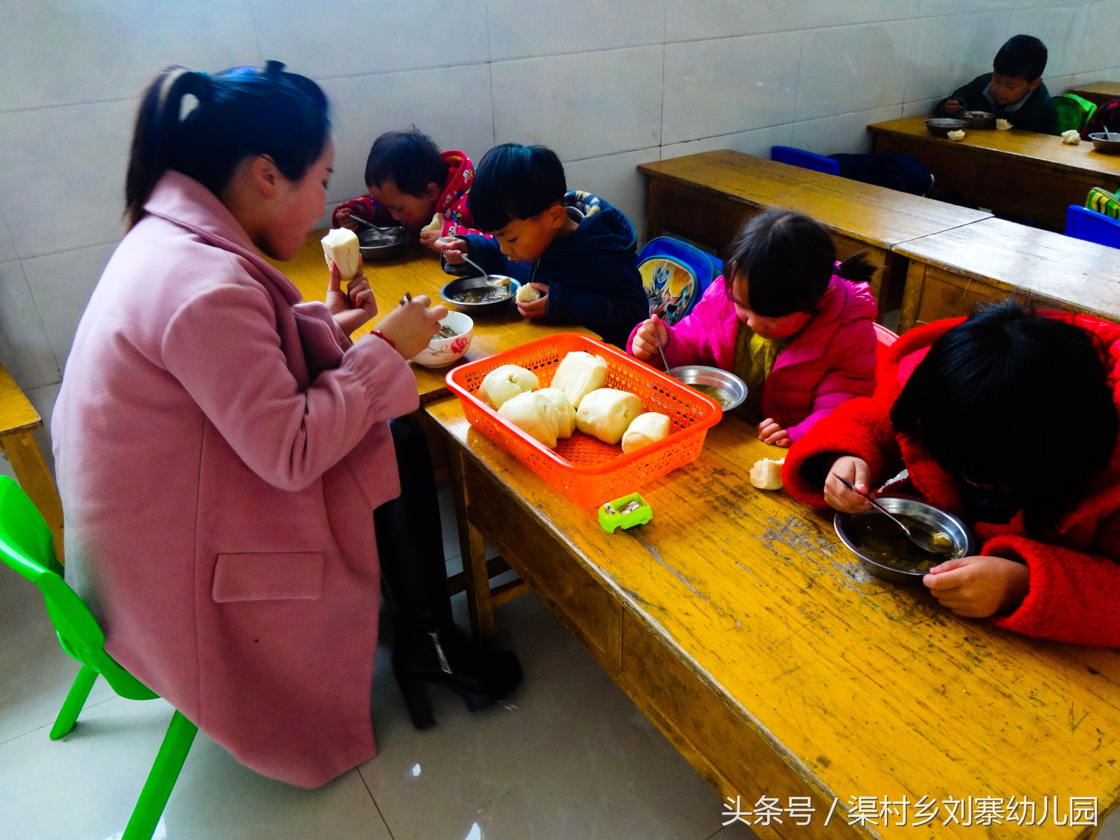 孩子每天在刘寨幼儿园吃什么呢？·孩子成长日记第二期