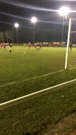 足球搞笑假摔集锦,足球十大搞笑进球集锦