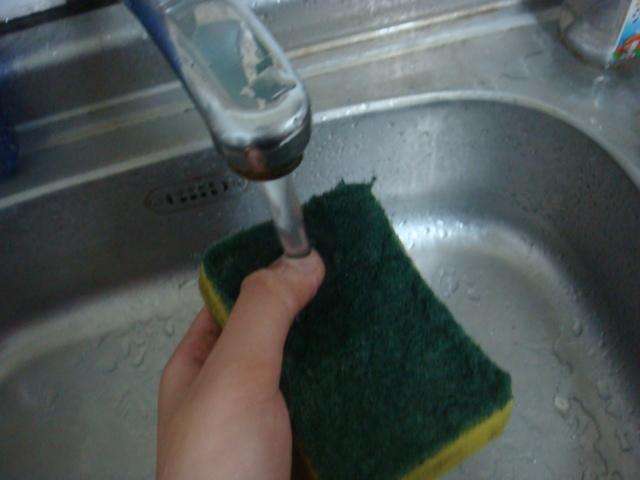 厨房水槽下面千万别浪费,水槽下水管太脏了怎么办