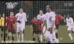 足球搞笑假摔集锦,足球十大搞笑进球集锦