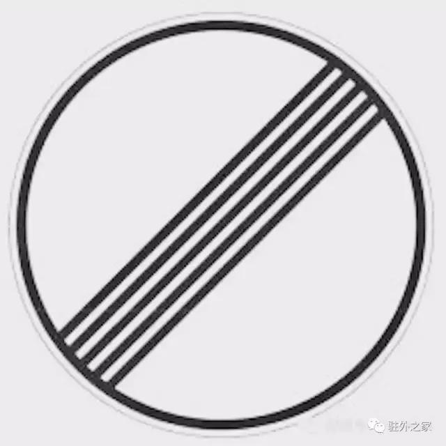 这个单身姑娘一个人一台车一年行走二十多个国家