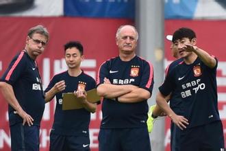 斯科拉里喊话恒大加剧猜测，执教没有内容去欧洲豪门也是唬人