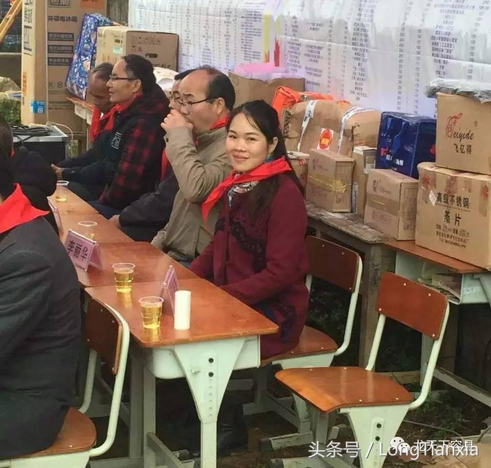 广西区同心助学捐赠仪式,关工委爱心捐助资金发放仪式