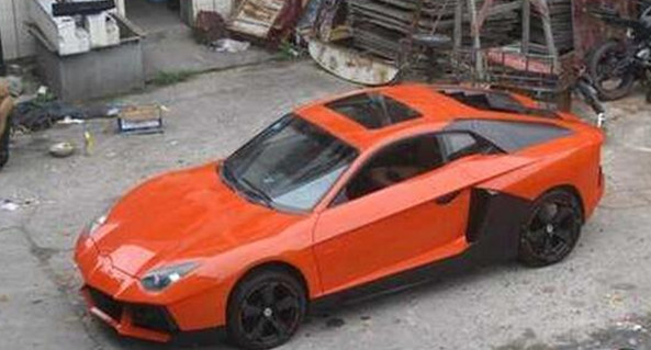 一位小伙造一台概念版兰博基尼,年轻小伙用自家破车造兰博基尼