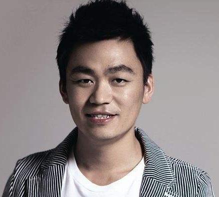 娱乐圈学历很低,但家喻户晓的明星,最后一个一天学都没上过