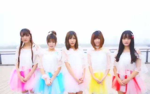 一个月带你赚15万的直播是骗子吗,直播真的月入十万揭秘