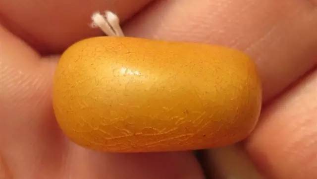 辨别烤色老蜜蜡方法图片,鉴别老蜜蜡的简单方法图片