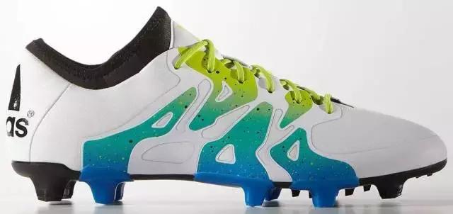 他们穿什么用英文怎么说,他们穿着什么用英文怎么说