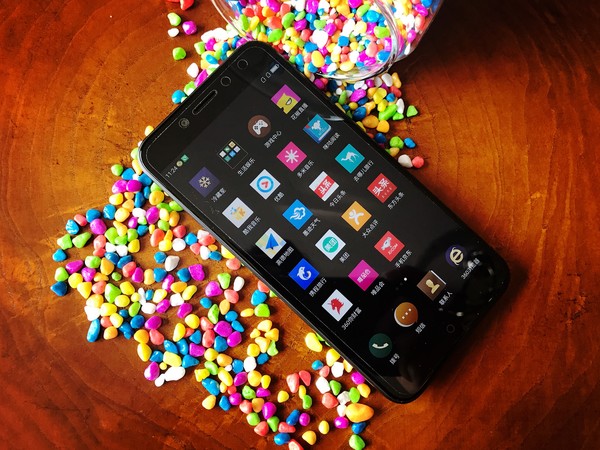 手机配色黑色最经典,360手机n5慕斯黑高配版来袭