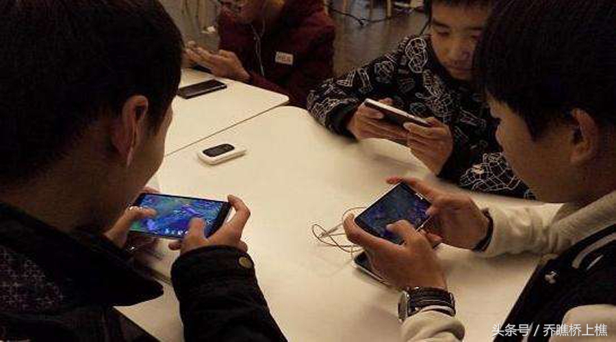 王者荣耀队友坑逆风该怎样翻盘,王者荣耀综合评分越高队友越坑吗