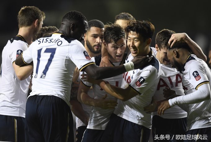 英超争四利物浦优势最大,英超争四热刺和维拉