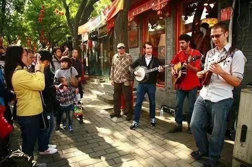 专坑游客10条街,专坑外地人的小吃街