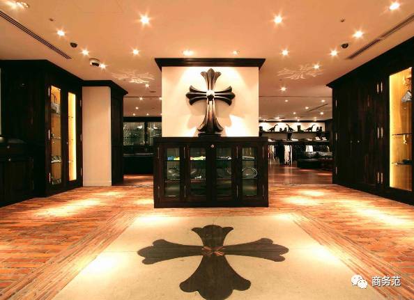 他家的银饰比金贵，却总有人想要挂几斤