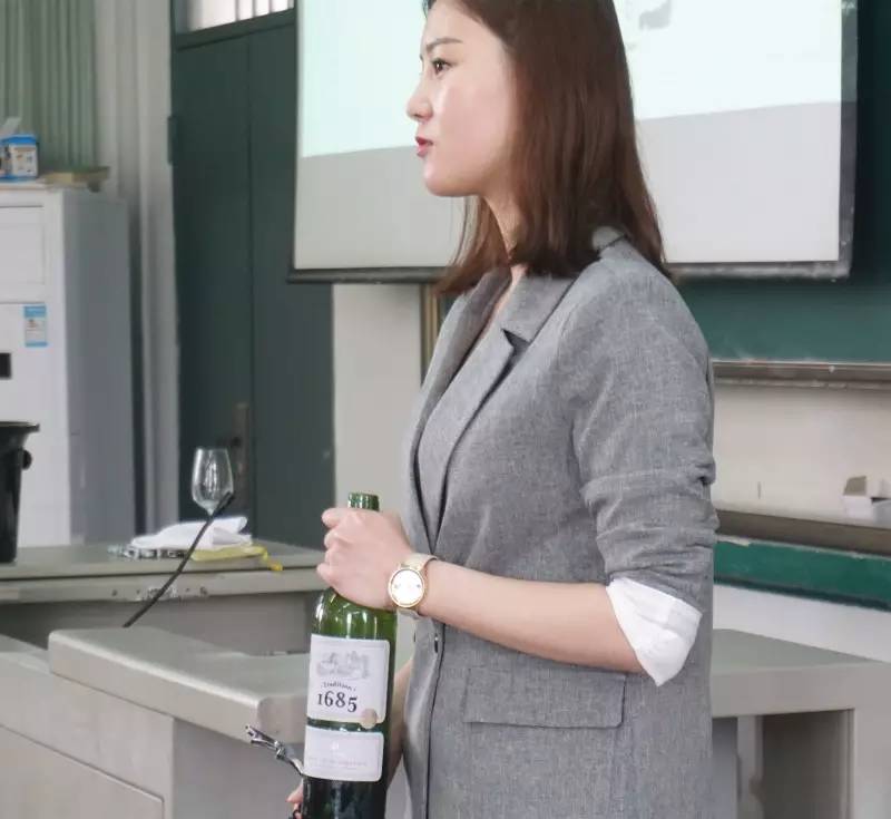 走进校园感受青春味道,走进校园感受青春荣光