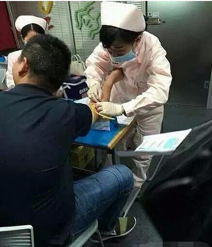 献血400ml会头晕严重不,第一次献血头晕出虚汗怎么回事