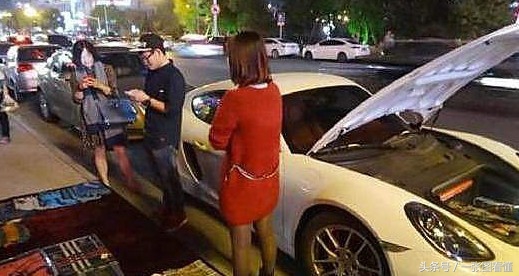 新手销售鞋子快速成交话术,摆地摊赚钱的4大技巧解析