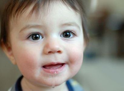 孩子有口臭是脾胃积热的原因,孩子睡醒口臭是什么原因引起的