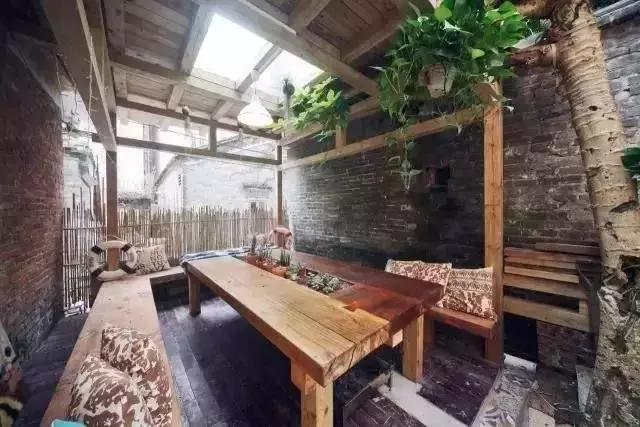 不用逃离北上广，他花10万任性改造租来的破院照样活得率性精彩