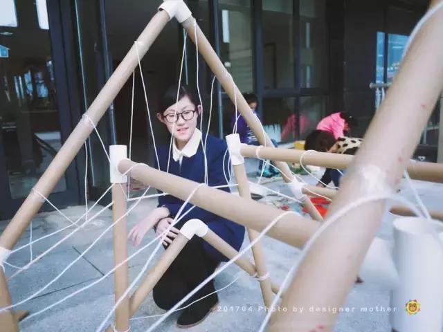 小朋友搭建小屋视频,户外小屋搭建