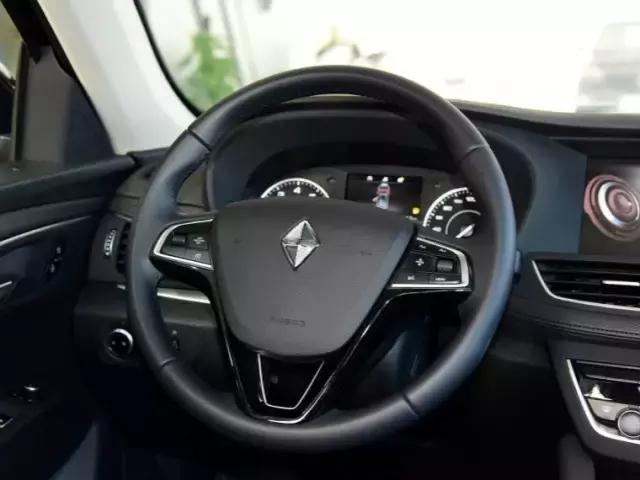 宝沃bx7两驱好还是四驱好,宝沃bx7四驱真实感受