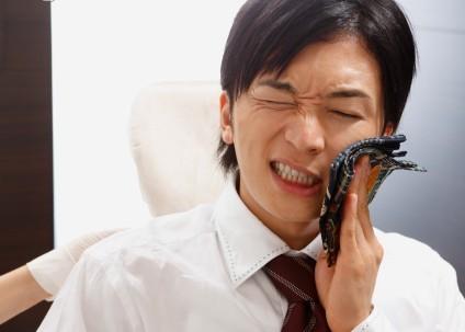 牙疼的快来看一招快速解决牙疼,牙疼不是病但是疼起来真的要人命