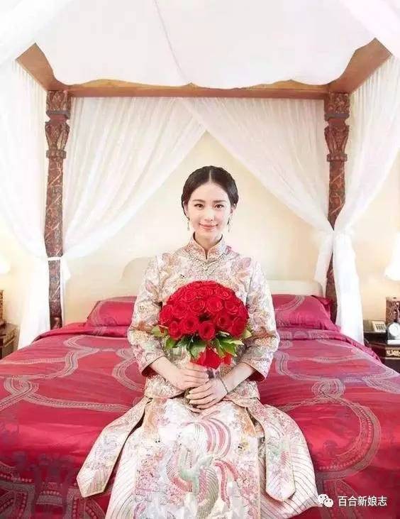 周迅秀禾服红高粱,周迅被谁捧红