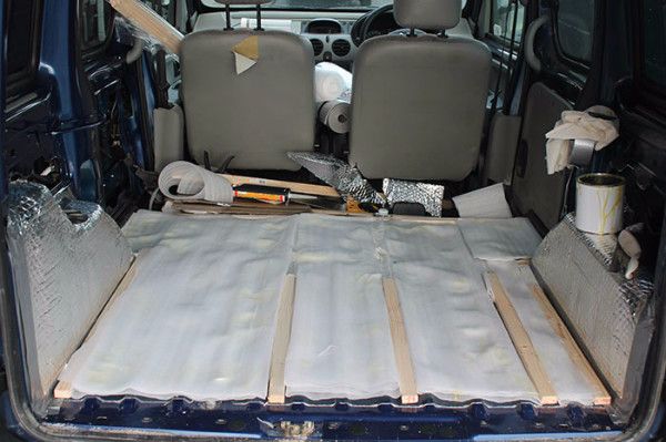 房车太贵？这个姑娘改造小货车带着狗狗周游世界！简直太酷啦~