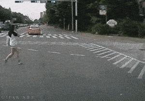 搞笑gif趣图从来没见过,搞笑gif趣图乒乓球新打法