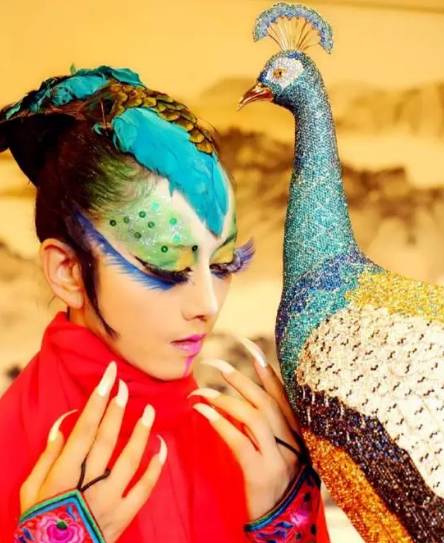 杨丽萍古装照片 (优雅女人杨丽萍)