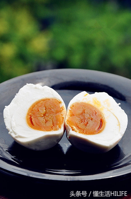 咸鸭蛋怎么剥最简单,怎么挑咸鸭蛋方法图解大全