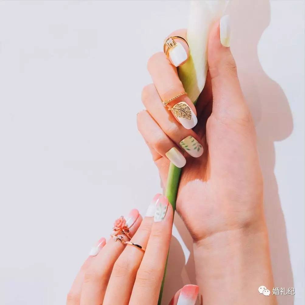 新娘美甲裸色系短甲,最近新娘美甲火爆款