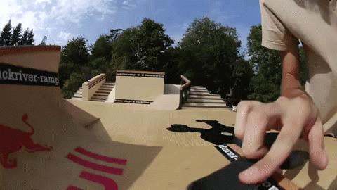 滑板手指极限运动,手指滑板是极限运动吗