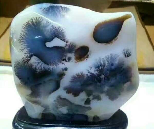 玛瑙原石的鉴别方法,玛瑙原石介绍及其鉴定方法