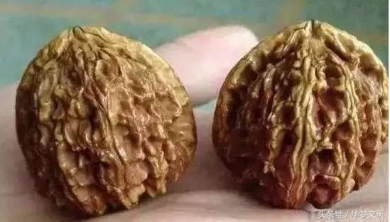 黄筋文玩核桃,文玩核桃一红一黄怎么办