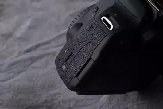 佳能77d和800d拍视频哪款相机好,77d和800d哪个值得入手