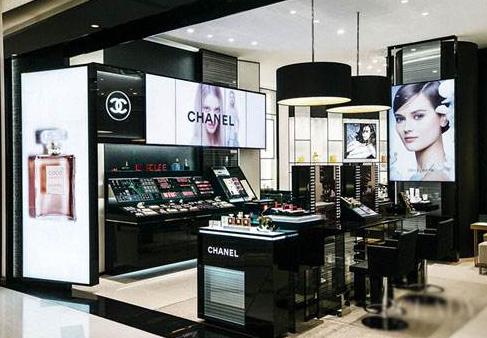 屈臣氏跌落神坛,屈臣氏为什么跌落神坛