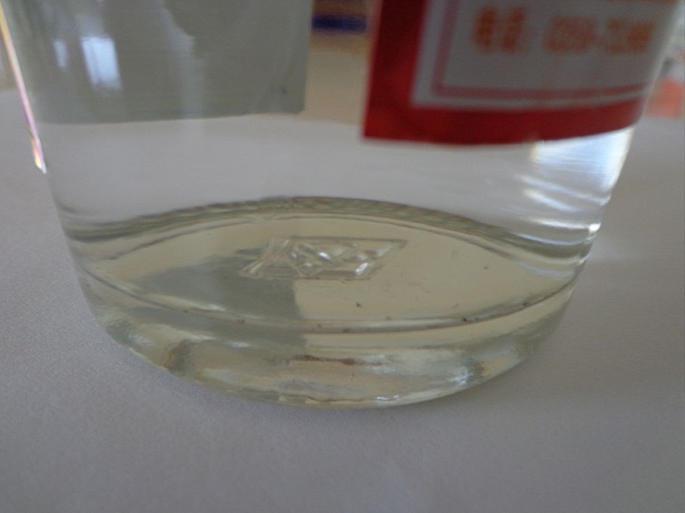 白酒中有絮状沉淀物体怎么解决,为什么白酒会出现浑浊现象