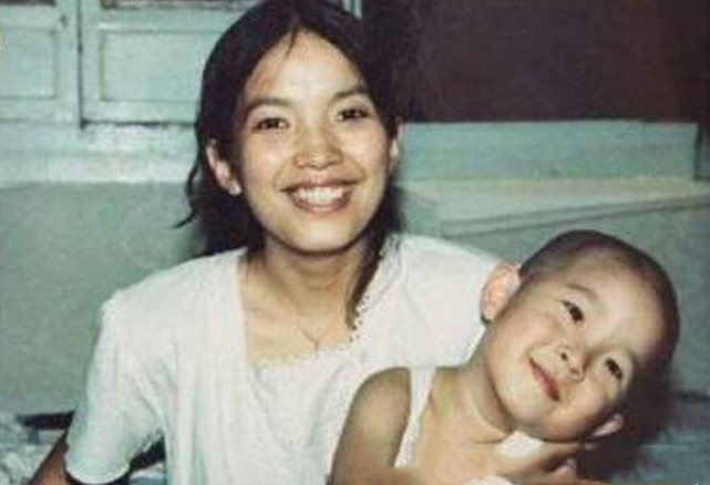 张丰毅与吕丽萍离婚,张丰毅和吕丽萍离婚正确吗