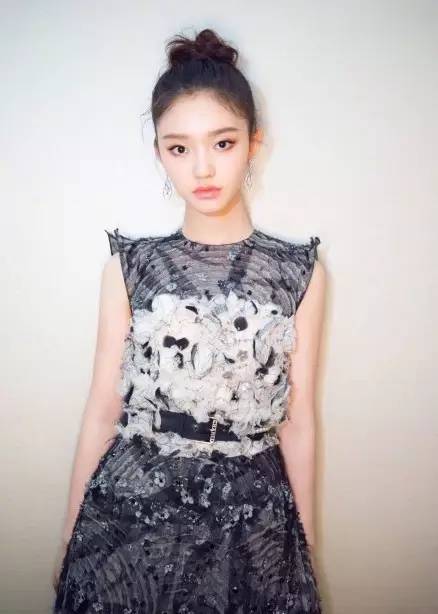 金像奖|她们没有摘得影后,却靠唇色突围了黑裙阵营!