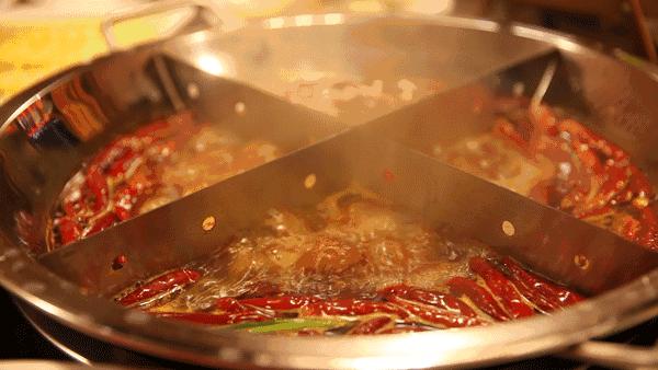 火锅油溅到白衣服上怎么处理,吃火锅油溅到多用插座上