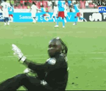 足球经典搞笑gif,足球gif搞笑图片