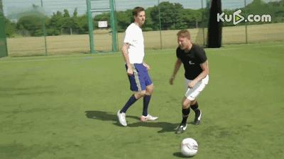 足球过人教学c罗扣球,足球虚晃扣球过人