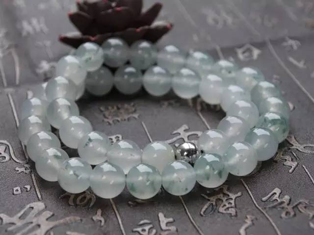 翡翠项链串珠辨真假,翡翠圆珠形项链怎么介绍