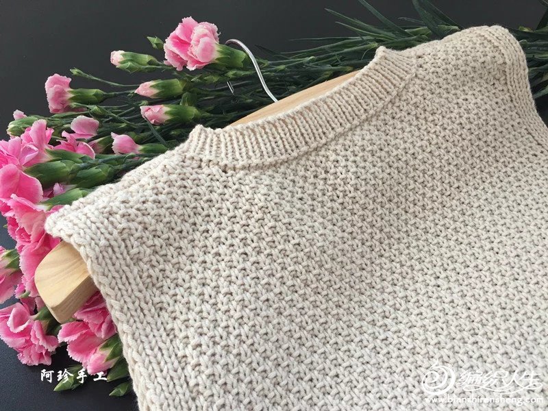 最流行针织的背心女款,今年最洋气的针织背心